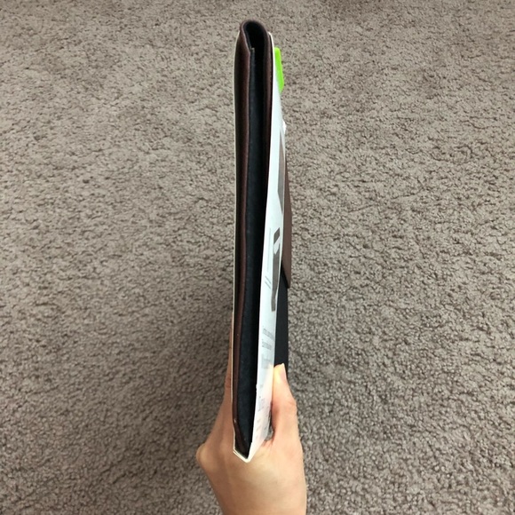 Maroo Surface Synthetic Leather and Woolen Felt Sleeve - Picture 5 of 11